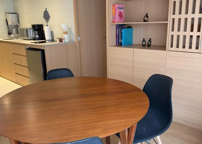 Apartamento Praga 4 Cozy 1br Great Location Fast Wifi *