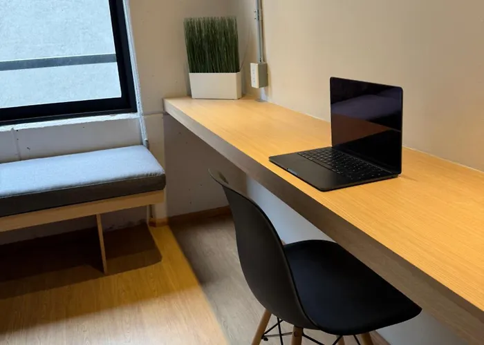 Praga 4 Cozy 1br Great Location Fast Wifi *